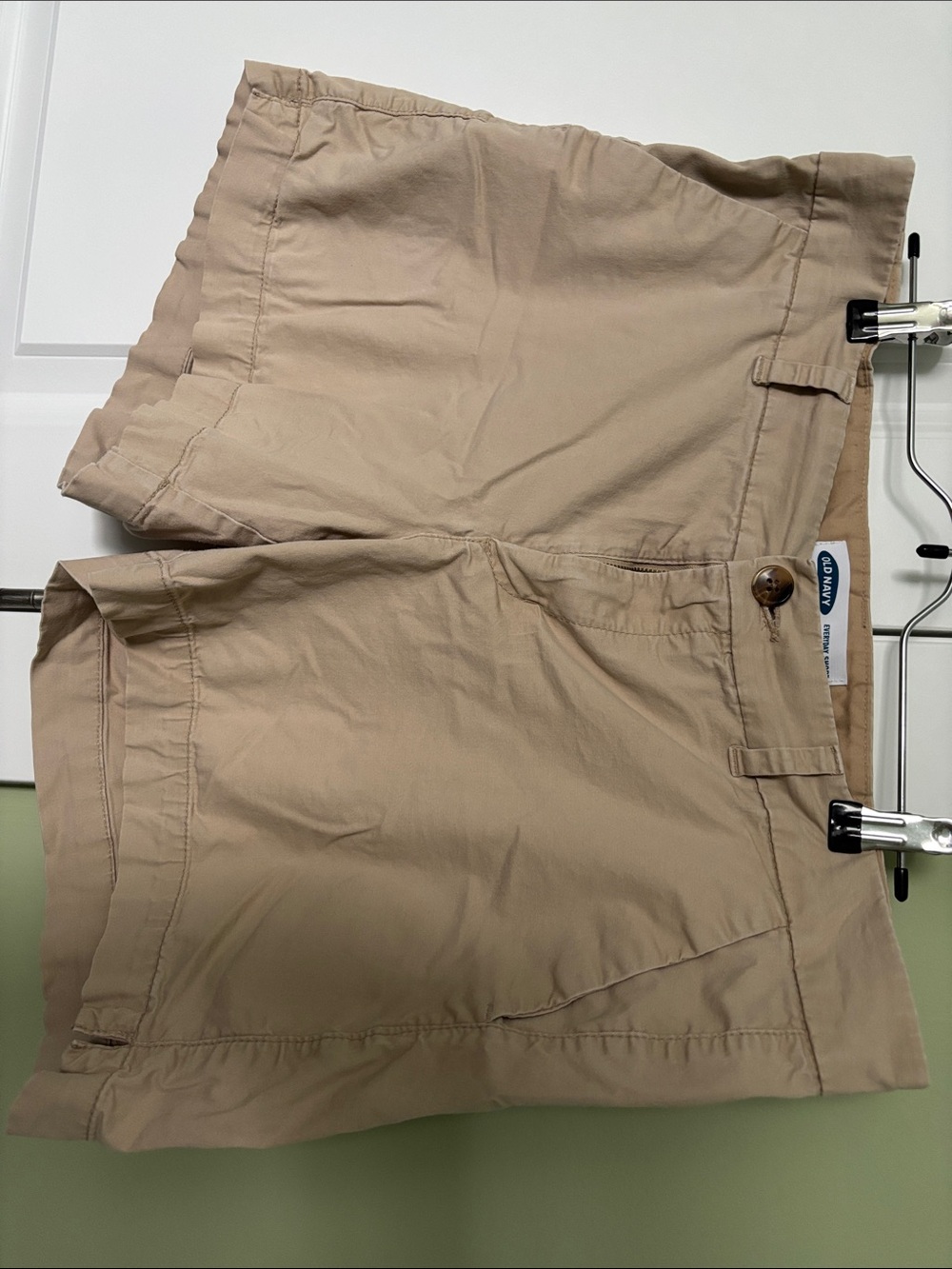 Old Navy Khaki Flat-Front Women's Shorts